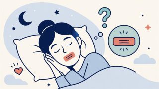 夜、口に小さなテープを貼って眠る顔とはてなマークのイラスト（マウステーピングの記事アイキャッチ）
